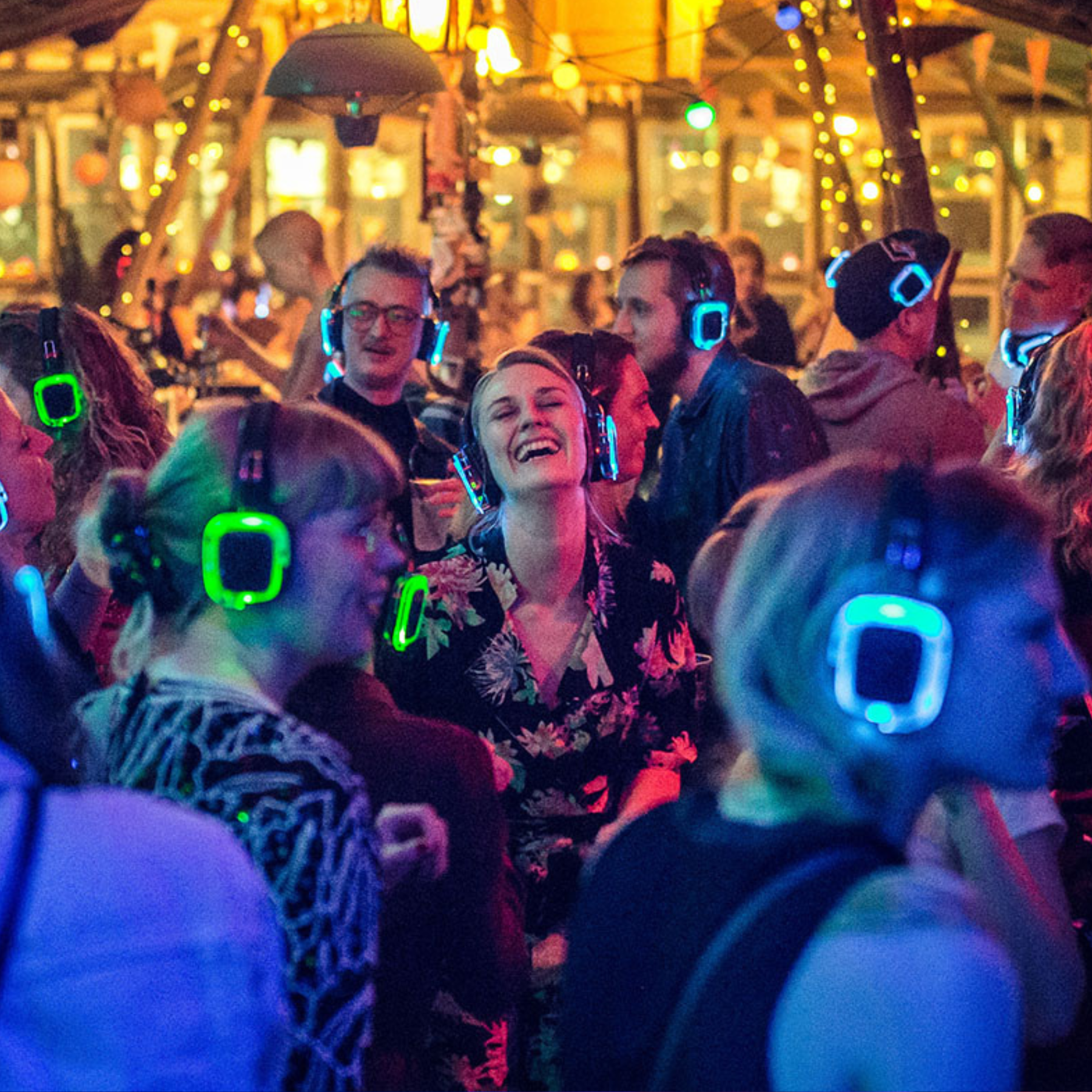 50 Headsets + 2 Playlist Package