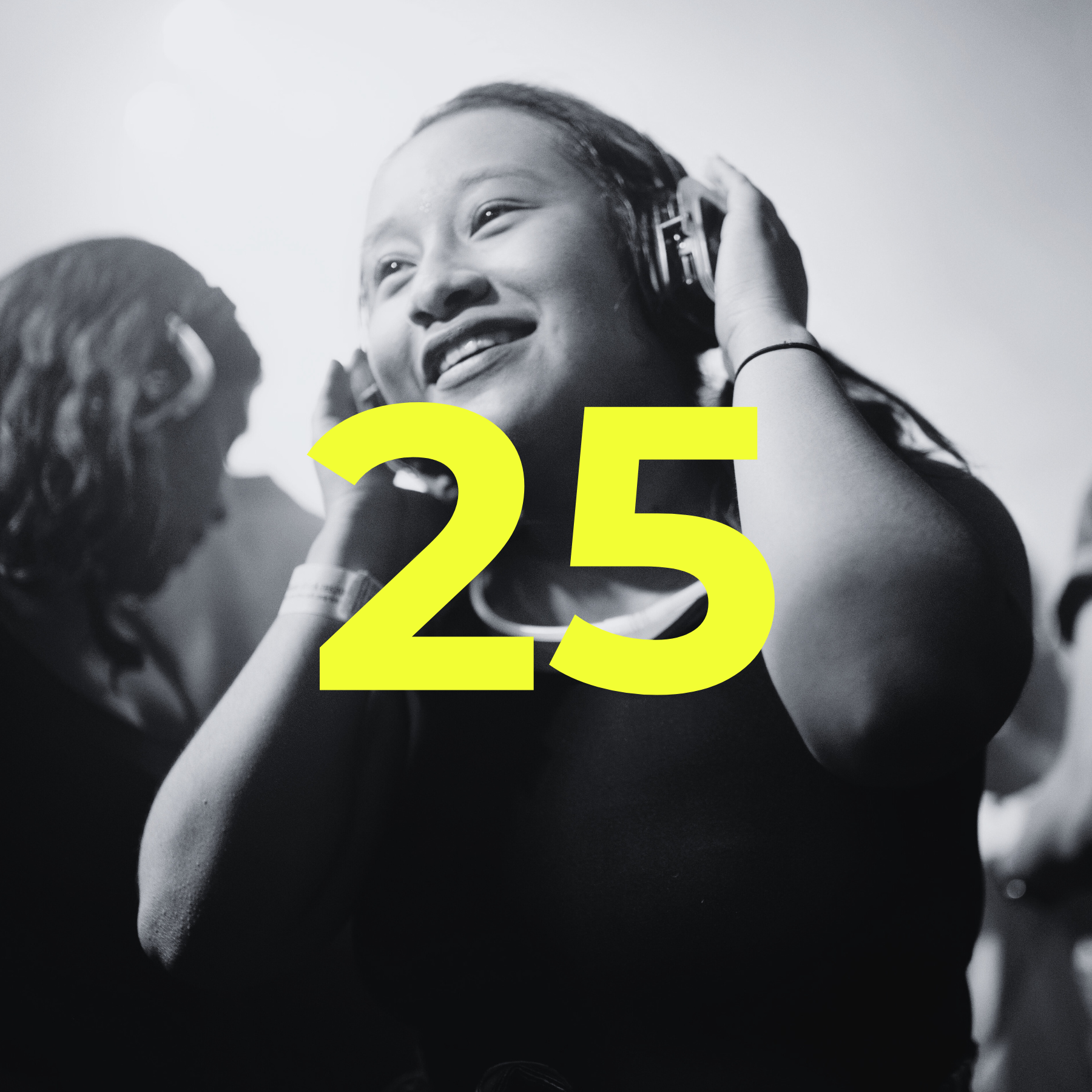 25 Headsets + 1 Playlist Package