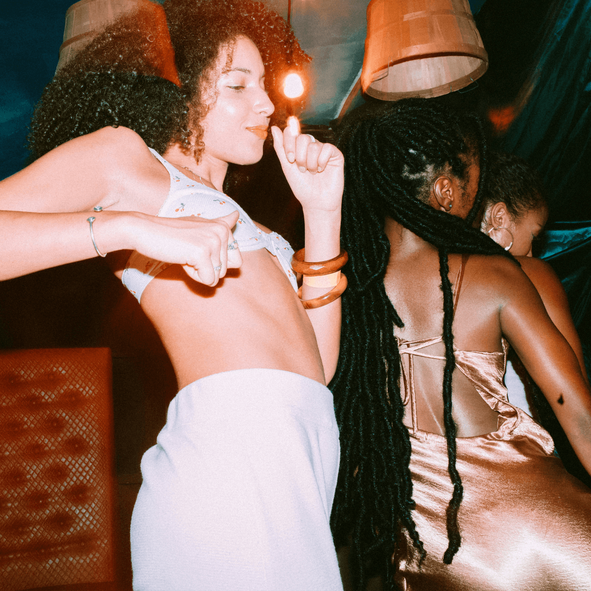 Songs That Always Fill a Dancefloor (100+ Proven Hits) – 2026