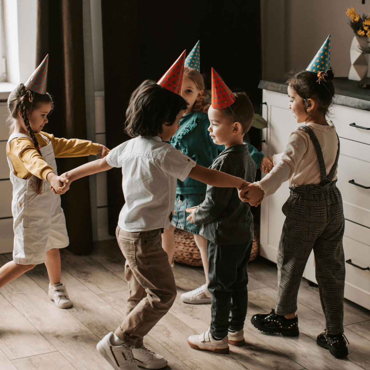 Best Kids Party Playlist (100+ Clean & Fun Songs) – 2026